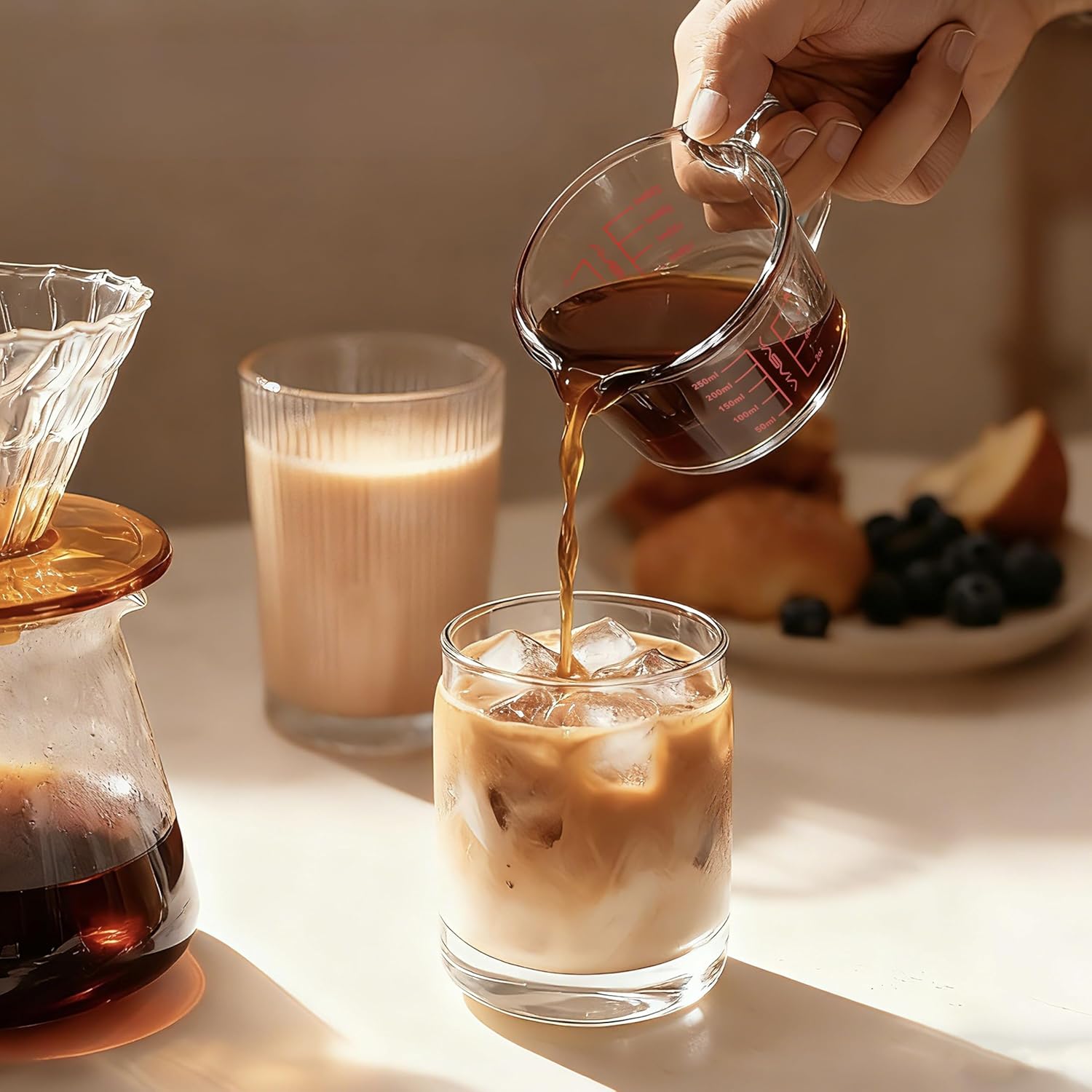 3’lü Cam Ölçü Kabı Seti (250 ml, 500 ml, 1000 ml) – Yüksek Kaliteli Borosilikat Camdan Üretilmiş Ölçü Kapları, Isıya Dayanıklı ve Mikrodalgaya Uygun, Hassas Ölçekli Mutfak Ölçü Kabı, Bulaşık Makinesinde Yıkanabilir